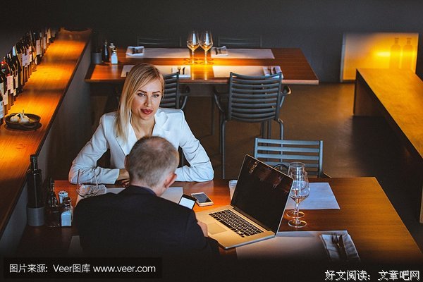 这个男人用三十年的时间，对话千年前的壁画
