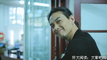周一围和女助理共用吸管，到处怼朱丹：男人对老婆的态度，最能看
