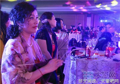 陈太太，不如我们联手灭了他吧！