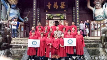 爱只有两公里路。