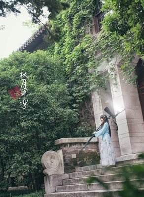 关于月半弯的名句摘抄