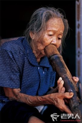 实录：“玩点刺激的，我用皮带狠狠抽他”
