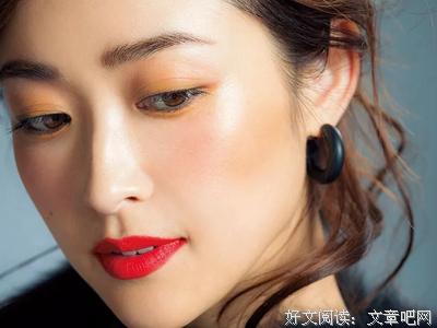 这个妆容融化了冬天所有的萧瑟
