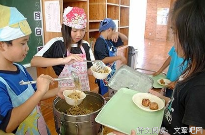 你们吃饭的速度不够“变态”，我不想跟你们玩了！