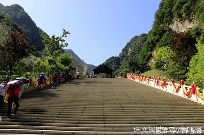 最经典的《群山回唱》经典名句