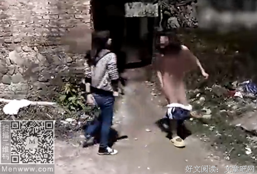 婆婆扒光她的衣服，拿走她的钱：“倒贴远嫁的女人，我们不要！”