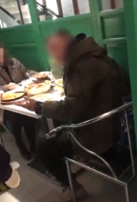 怎么分析女生是不是对你有好感？女生带闺蜜约会怎么办？