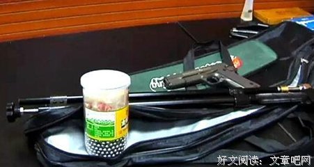 他爱上男人，被告进监狱，却用文字惊艳了整个世界