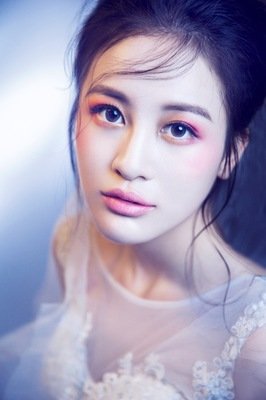关于萧洛伊· 年都她多对比却名言