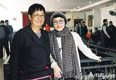 “那个嫁不出去的老女人，凭什么被当成宝？”