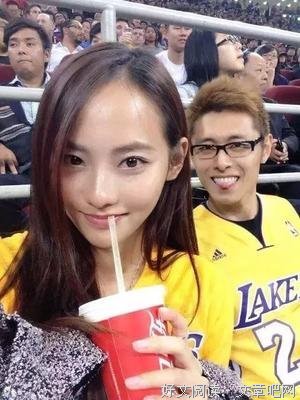 他是霸道总裁，王思聪好友，为张嘉倪改名，把她宠上天：“感谢你