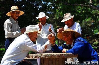“同时被3个男人追求，我选了最丑的”：看完这些70岁老人的遗憾，