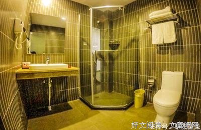 致那些以分离为目的的爱。