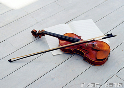 《生活在别处》小说句子