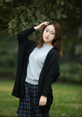 李平：杏花春语