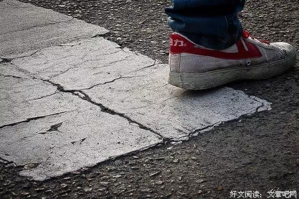 经典故事：哭泣的回力鞋