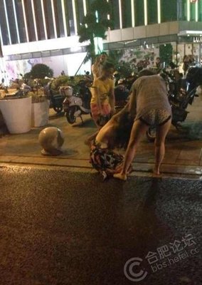 原配咖啡馆怒打第三者：打小三到底有没有错？！