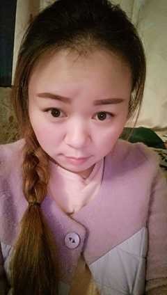 不愿意生小孩就不要生了，你找个愿意陪你玩的人吧