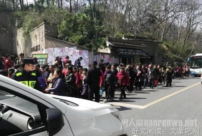 相亲不敢公开女儿学历？扯。那这些照片里的人该怎么活…