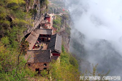 夏日当空，心如深渊的句子