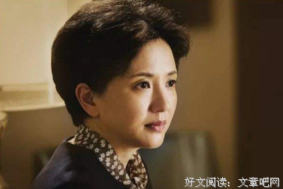 丈夫去世12年，她在车站等了12年。