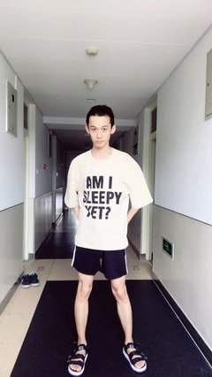 43岁大S彻底放飞，换个发型连气质都脱胎换骨了