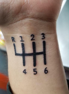 女司机，我劝你多备双鞋子！