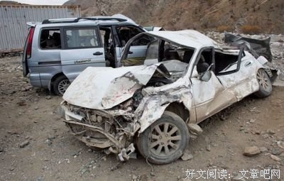 抢我未婚夫后，她巴巴地上门求虐