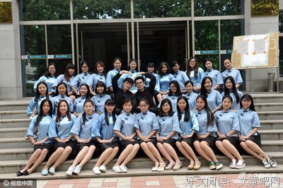 关于簇拥的绚烂的句子