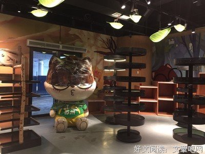小学生赊账吃零食，家长怒砸店：你会害死我儿子！