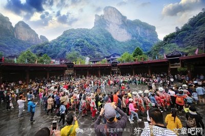 我边里天以她了站在原吃生国等你长大句子大全