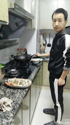 心疼你的人，一个足矣！