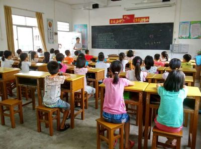岭师学子点亮支教火炬，传递朗诵之光