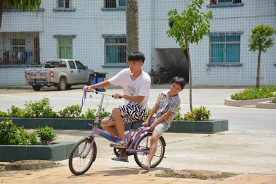 透过你的眼睛，找回曾经的我