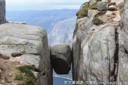 在人间已是颠，何苦还要上青天