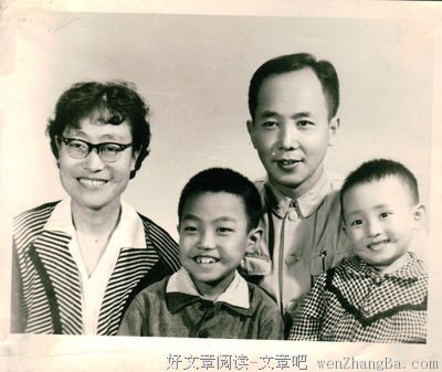 春雨倘徉商南城