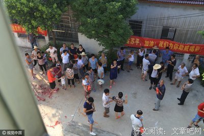 守候妈妈的鞋印
