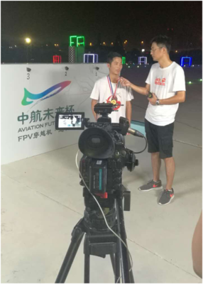 留学归来，发现自己穿越到了未来