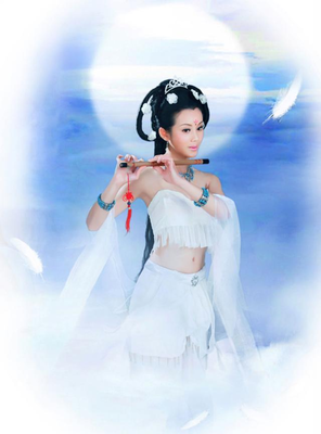  明月曾照，杏花疏影