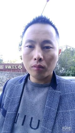 总有人拼尽全力地活着