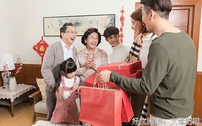 亲友送他进高墙