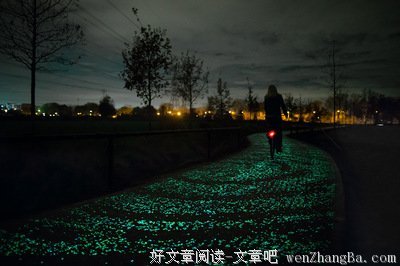 走进最深的黑暗，才能看到最灿烂的光亮