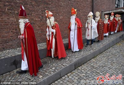 圣诞老人的精神不穿红衣