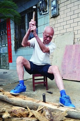  因为他一辈子都是硬汉！
