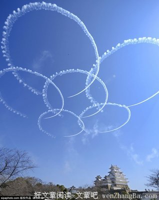 “樱花”飘在空中，不怕烈日暴晒