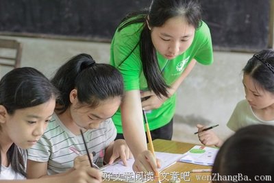 宣翔梦扬实践队开设第二课堂之绘画课堂