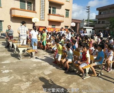 今天的我们更加亲密