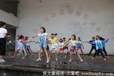 “传承”社会实践队顺利展开文艺晚会彩排
