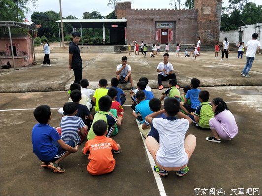 对话墨坑小学足球支教老师郑志乐：学习娱乐相结合，保持团队意识
