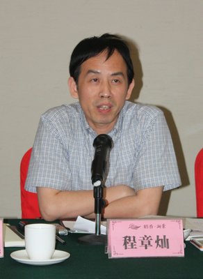 世上何人问多情